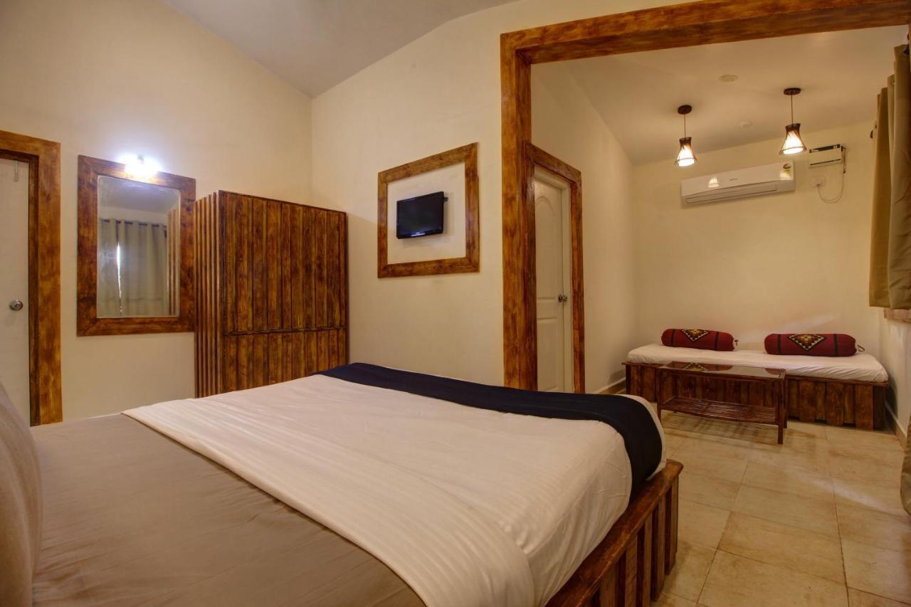 Grand Royale Palms Benaulim Hotel ภายนอก รูปภาพ